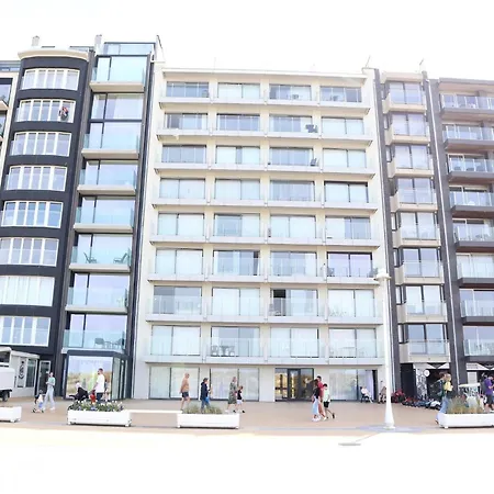 דירה In By The *