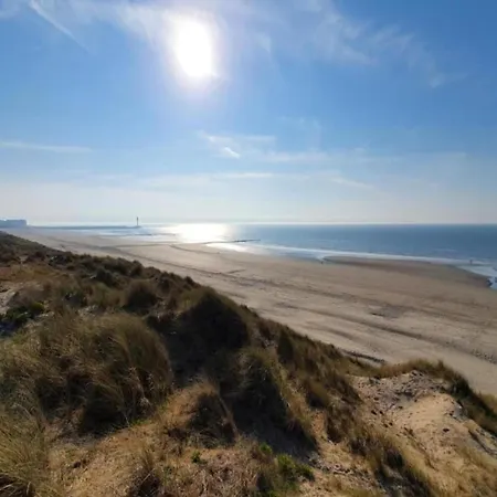 In By The * ניופורט